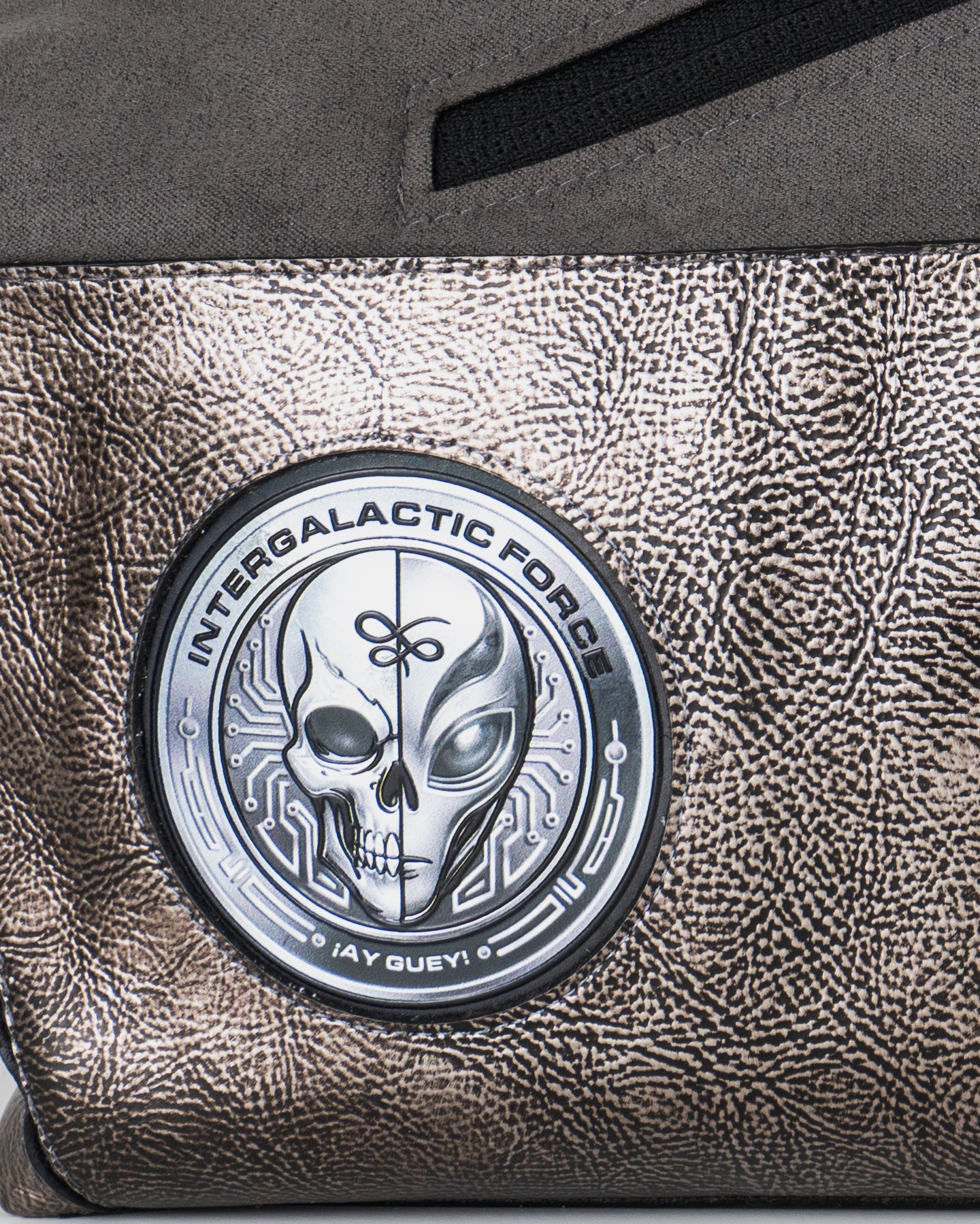 Bandolera de piel Nova emblema ALIEN FORCE
