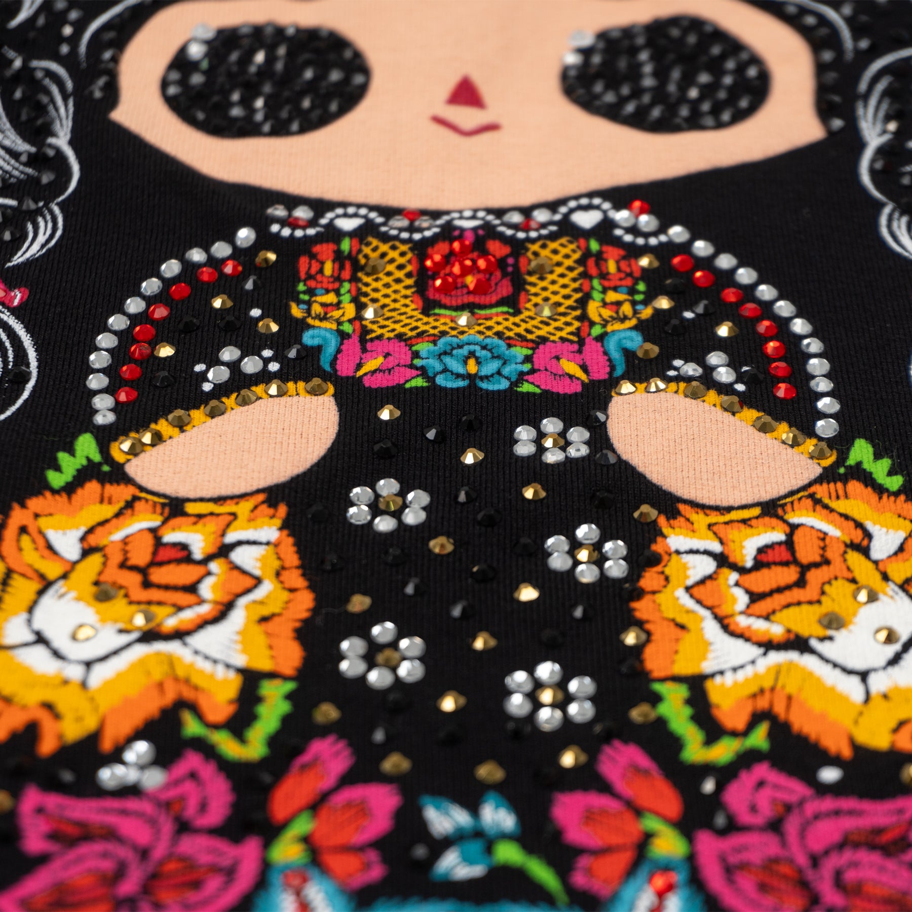 Playera estampada con aplicación de pedrería para mujer - Modelo PETROVSKI