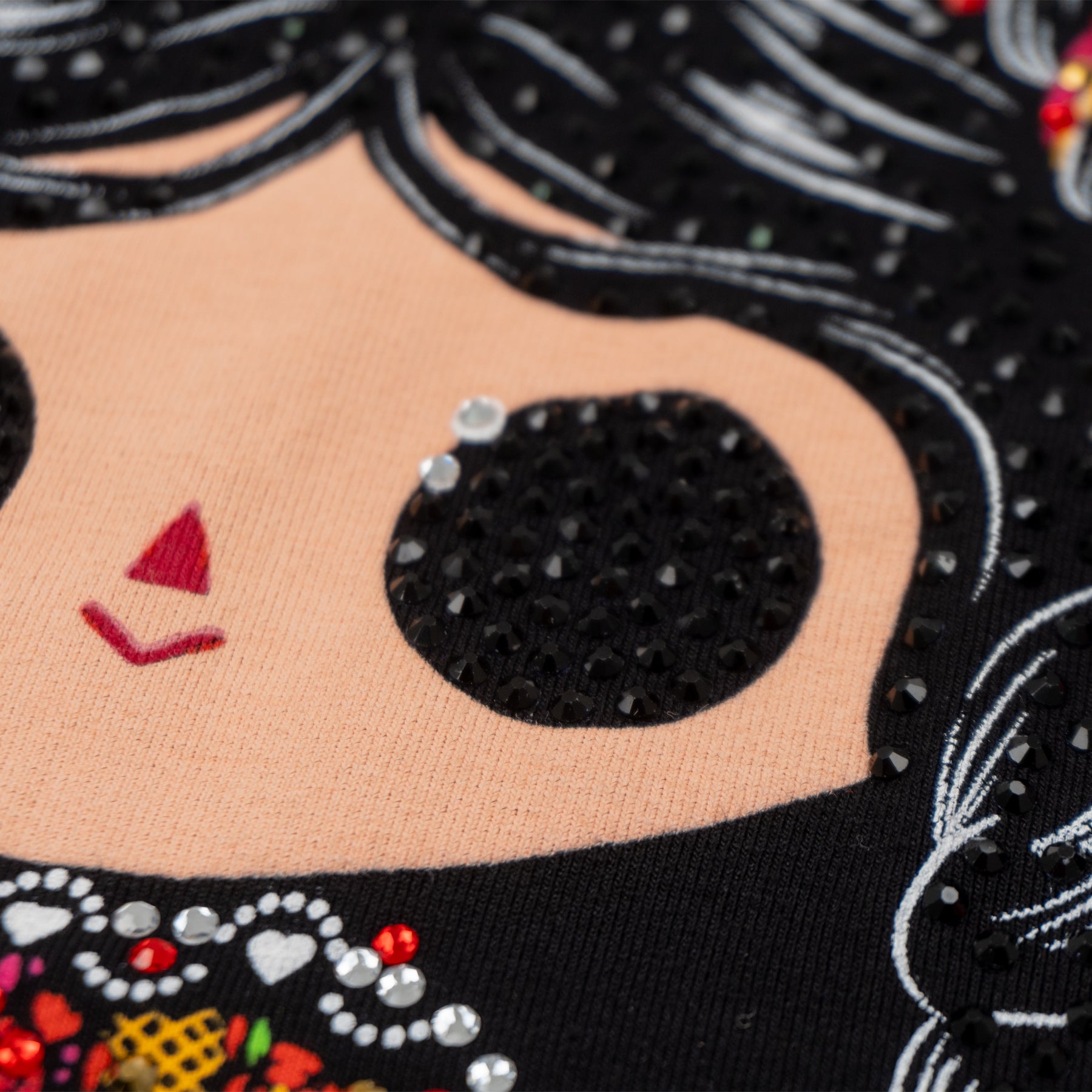 Playera estampada con aplicación de pedrería para mujer - Modelo PETROVSKI