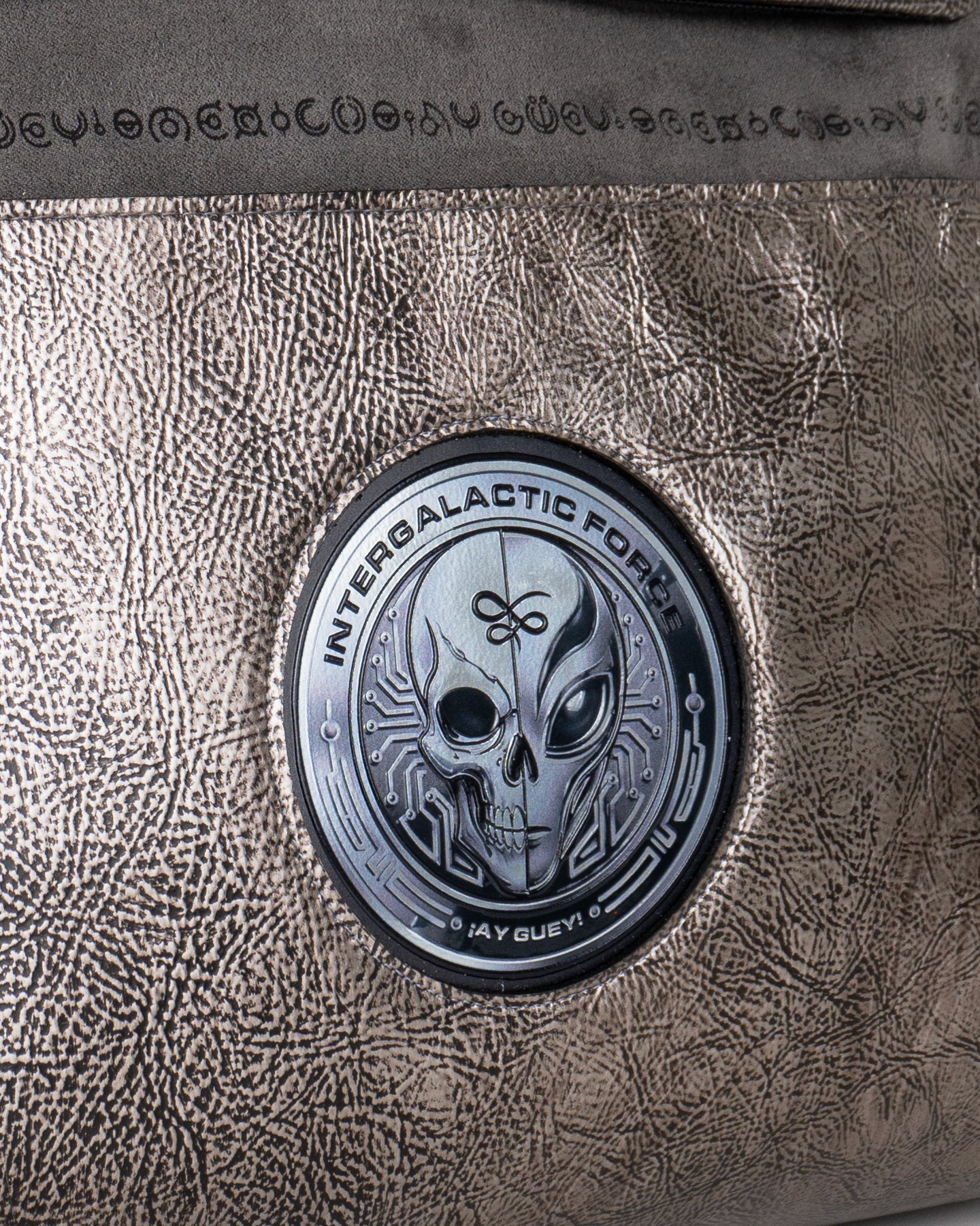Mochila mensajera Aeris Emblema ALIEN FORCE