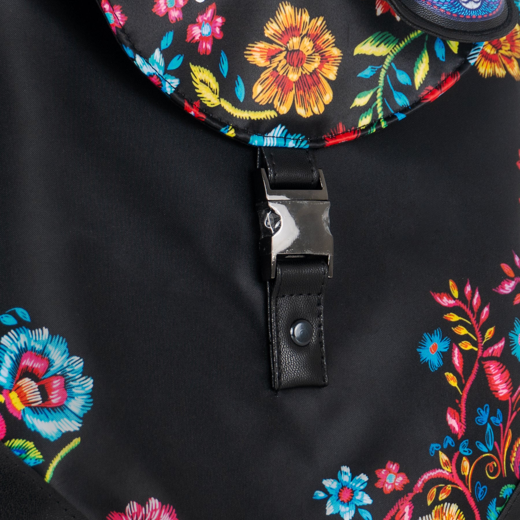 Bolsa Color Negro Modelo Cleo - AKI TOY