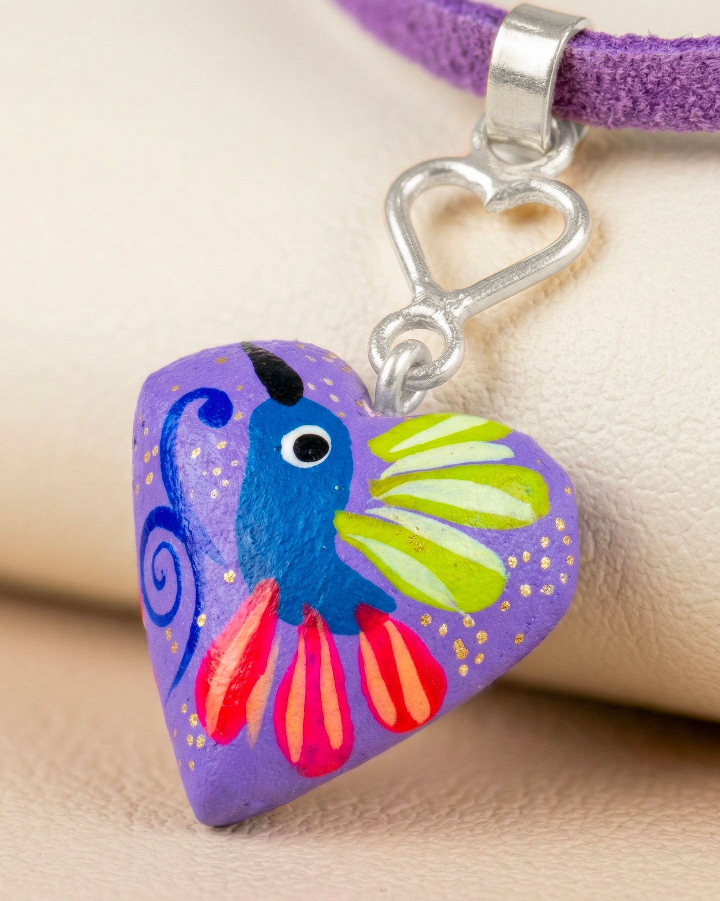 Dije Corazón Madera y Plata Correa Gamuza Morado