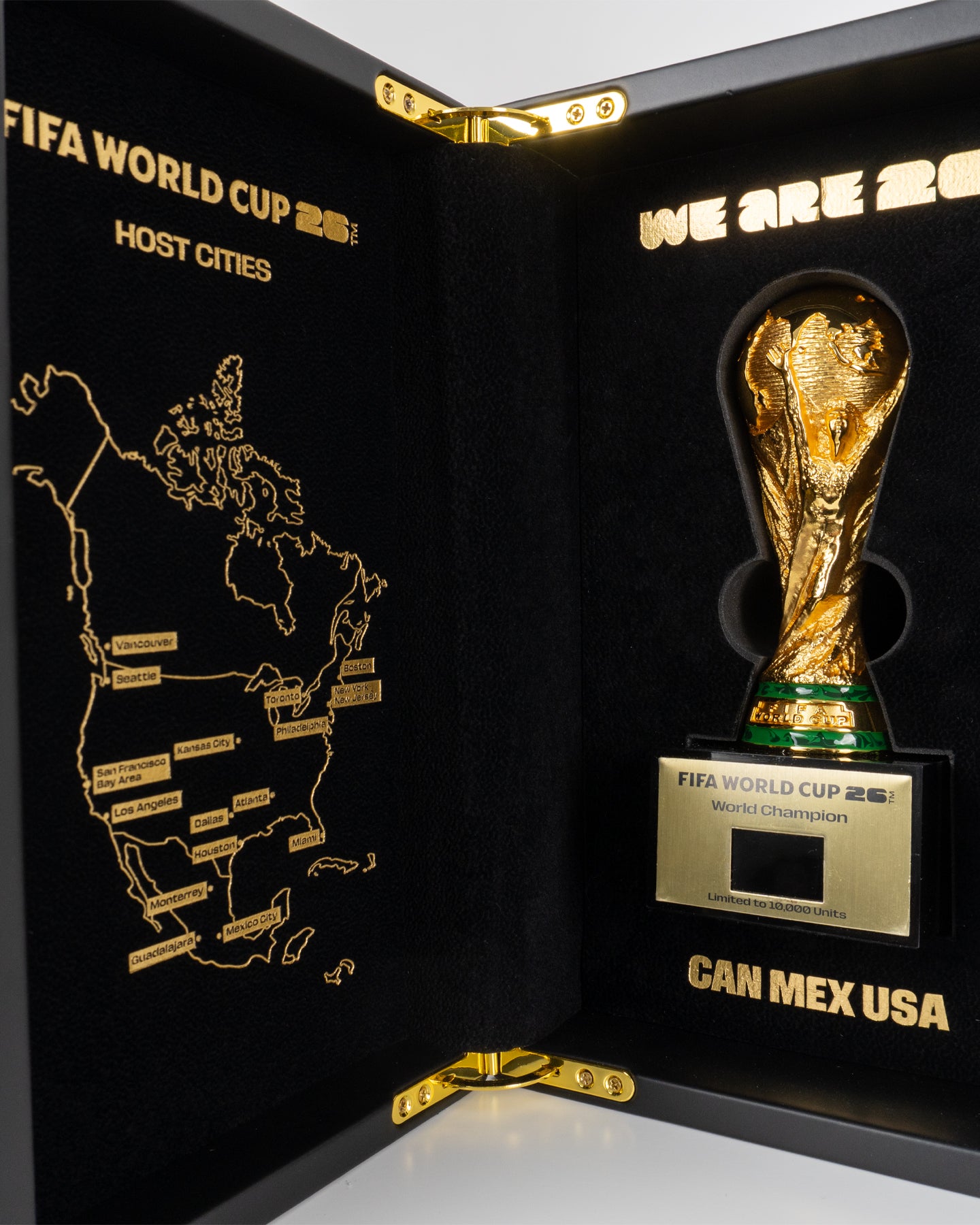 Replica de Trofeo Oficial FIFA World Cup 26™ con Estuche